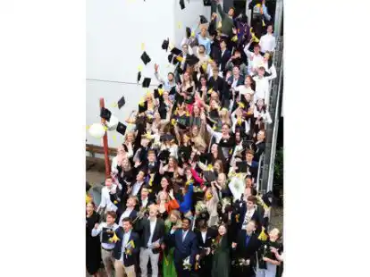 Abschluss in der Tasche &ndash; beste Stimmung bei den Sch&uuml;lern der Liebfrauenschule