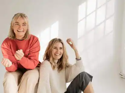 Haben &bdquo;entire stories&ldquo; gegr&uuml;ndet: Elena Gerdes aus Wildeshausen (links) und Jacqueline Taborsky aus Oldenburg