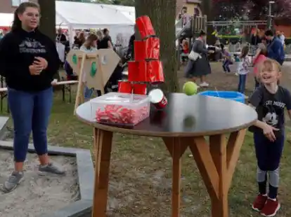 Zahlreiche Aktionen und Angebote sorgten f&uuml;r reichlich Unterhaltung auf dem Sommer- und Spielplatzfest.