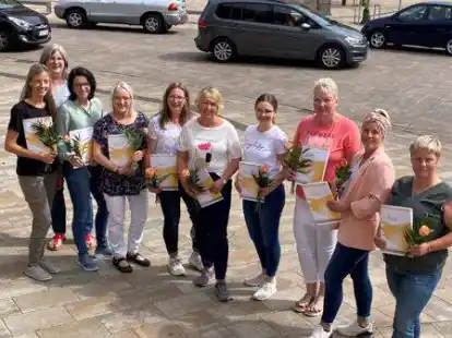 Neun Sprachfachkr&auml;fte erhielten das Zertifikat der Katholischen Erwachsenenbildung &bdquo;Fachkraft f&uuml;r Sprache-Inklusion-Familienarbeit&ldquo;.