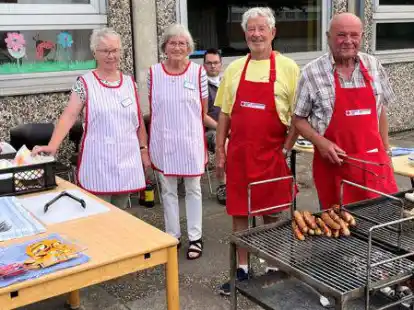 Nach der Blutspende zur St&auml;rkung: Wie bei vergangenen Sommerterminen gab es etwas vom Grill.