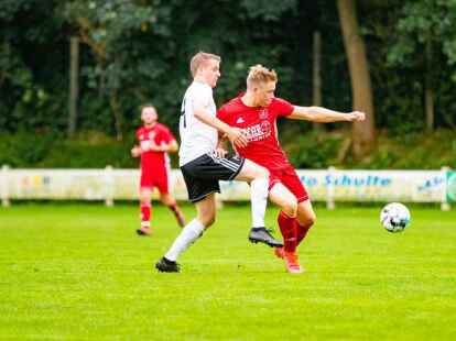 Leistungstr&auml;ger: Peheims Angreifer Tobias Bruns (rotes Dress) verf&uuml;gt &uuml;ber einen eingebauten Torinstinkt.