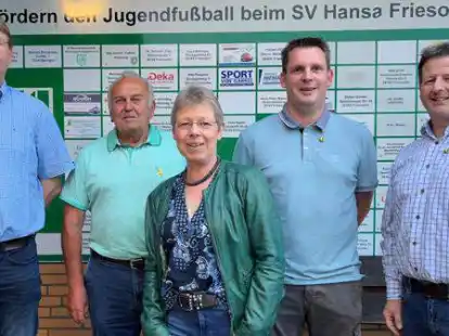 Wurden auf der Mitgliederversammlung geehrt (v.l.): Bernd Meemken, Hans Kleimann, Carola Reiners, Markus D&ouml;ldissen und Michael Ortmann.
