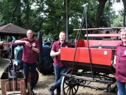 Freuten sich &uuml;ber den gro&szlig;en Besuch beim Dorf- und Bo&szlig;elfest: das Vorstandsteam vom Heimat- und Bo&szlig;elverein Klauh&ouml;rn  Rainer Wemken (v.l.),  Jens Witthus,  Tim Hempen und Wolfgang Weber.