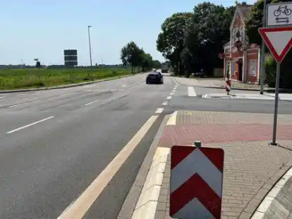 Im Norden reicht der Baustellenbereich auf der B 212 bis zur Kreuzung mit der Burhaver Stra&szlig;e.