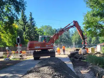 Die Bauarbeiten am Bahn&uuml;bergang Linteler Stra&szlig;e sind am 11. Juli gestartet.