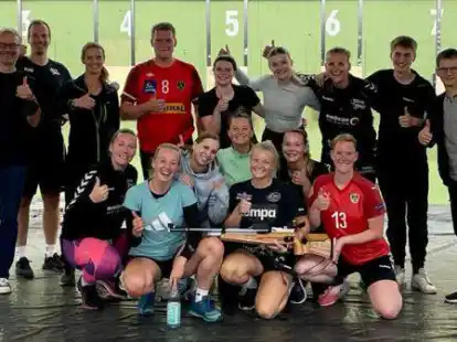 Absolvierten beim SV Sandkrug eine Sommerbiathlon-Einheit: die Handballerinnen der SG Friedrichsfehn/Petersfehn.