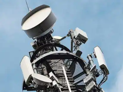 Ein Sendemast f&uuml;r den Mobilfunk-Standard 5G f&uuml;r Telefonie und Internet