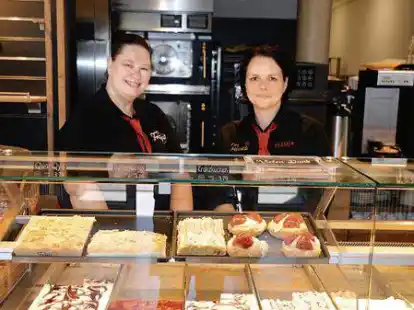 Engagiert und freundlich, aber telefonisch nicht erreichbar: Anja Brinkmann und Juliane Miotk (rechts).
