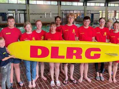 Die DLRG Ortsgruppe Wangerland feierte ihr Jubil&auml;um jetzt mit einem gro&szlig;en Schwimmbadfest in Hooksiel. Insgesamt z&auml;hlt die Ortsgruppe fast 600 Mitglieder und ist damit die gr&ouml;&szlig;te im DLRG-Bezirk Oldenburg-Nord.