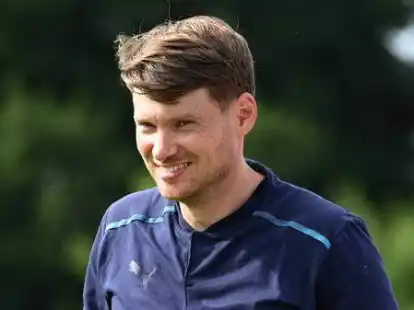 Trainer von Blau-Wei&szlig; Lohne: Henning Rie&szlig;elmann