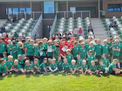 87 M&auml;dchen und Jungen folgten der Einladung zu einem dreit&auml;gigen Trainingscamp.