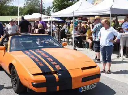 Autos aller Altersklassen werden beim Oldtimertreff am Vareler Hafen erwartet.