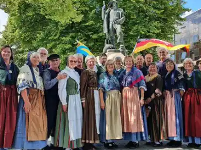 Pr&auml;sentierten das Saterland in Litauen: 18 Mitglieder der Volkstanzgruppe Saterland nahmen an der Europeade in Klaipeda teil.