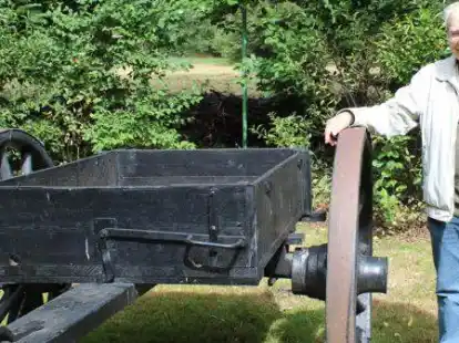 Dieter Thierfeld an einer sogenannten Wippe: Zum 200. Geburtstag Ofenerfelds hatte er eine Chronik verfasst. Die will er m&ouml;glicherweise um die vergangenen 25 Jahre erg&auml;nzen.