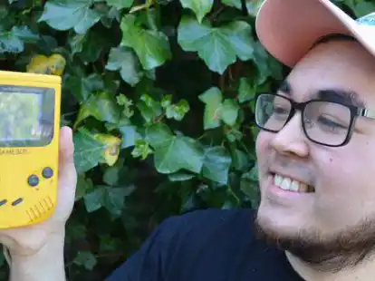 Macht Musik mit einem Game Boy:  Keno Rott aus Oldenburg tritt als &bdquo;Vault Kid&ldquo; beim Oldenburger Kultursommer auf.