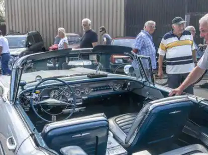 Viel zu sehen gab es beim Oldtimertreff am Vareler Hafen.