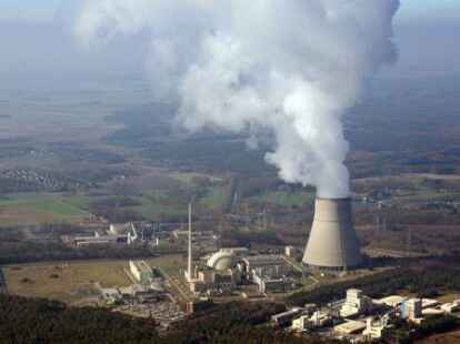 Das  Luftbild zeigt das Kernkraftwerk Emsland (KKE) in Lingen. Es soll eigentlich Ende des Jahres vom Netz gehen