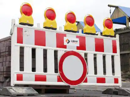 Keine Durchfahrt: Stra&szlig;en in der Gemeinde Rastede werden wegen Ausbesserungsarbeiten abschnittsweise gesperrt (Symbolbild).