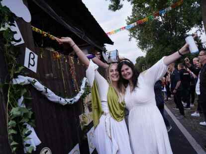 Fulminanter Start beim &bdquo;Fest der 1000 Laternen&ldquo; am Freitagabend in Apen. Bild: Sascha St&uuml;ber