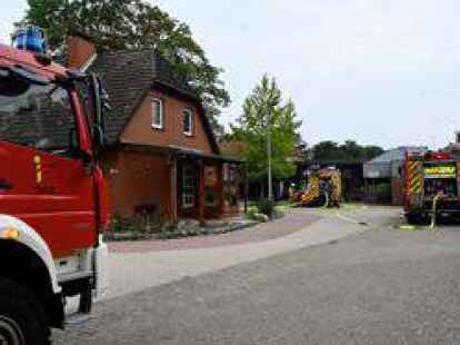 Rund 30 Feuerwehrleute waren zur Brandbek&auml;mpfung in den Gemeinn&uuml;tzigen Werkst&auml;tten ausger&uuml;ckt. Bild: Sascha St&uuml;ber