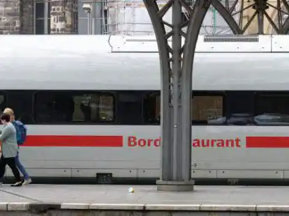 Die Tourstiker im Landkreis Leer bekommen das 9-Euro-Ticket inzwischen auch zu sp&uuml;ren: Viele G&auml;ste reisen mit dem Ticket an.