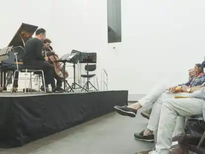 Die Musik von Sven Daigger lag am Dienstagabend in der Emder Kunsthalle in den H&auml;nden der vier Mitglieder des Zafraan Ensembles.