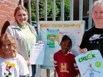 Wissen jetzt immer genau, was in Barenburg los ist: Ronja, Anna Meyerhoff, Mawa und Heidemarie Heyer.