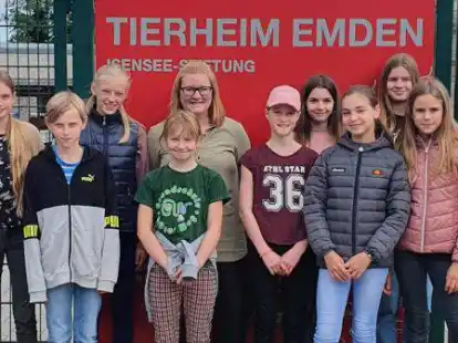 Leitet mit viel Freude die Tierschutz-Jugendgruppe: Wiebke M&ouml;ller (Mitte).