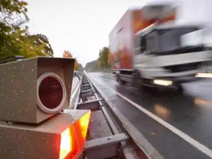 Wer rast, muss zahlen - zumindest dann, wenn ein Blitzer ein Beweisfoto macht.