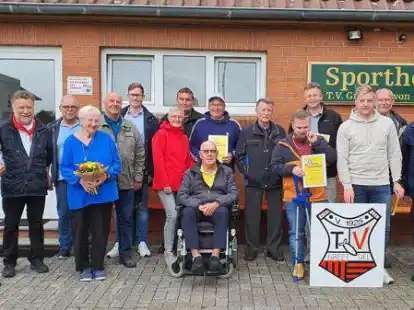 Geehrt: Insgesamt 52 Ehrungen der vergangenen beiden Corona-Jahre hat der TV Greetsiel nun nachgeholt.