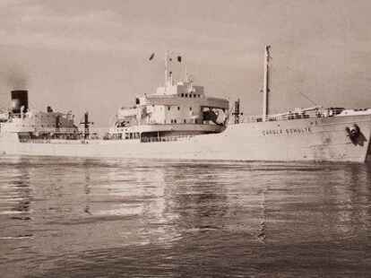 Vor dem Ungl&uuml;ck: der noch unversehrte Frachter MS &bdquo;Carola Schulte&ldquo;.