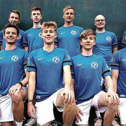 Die PSV-M&auml;nner: (von links, oben) Lennard Zumbrock, Josh Sanders, Fynn W&uuml;lfrath, Christoph Amelsbarg, Jan Niklas Hasken, Pascal Doose, (unten) Niklas R&ouml;sler, Jakob Hotze, Frieso ter Shiphorst, Max Rohwer, Moritz Meyer. Es fehlen Cassedy Niemeyer und Joscha Grap.