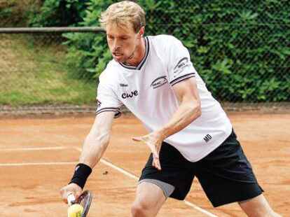 &bdquo;Eher vorsorglich&ldquo;: Spielertrainer Michel Dornbusch gab im Einzel in Versmold verletzungsbedingt auf.