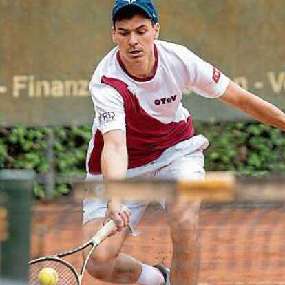 Nervenstark im Einzel: Gian-Luca Bl&ouml;cker