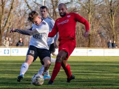Theis B&ouml;hmann (Nr. 33) kommt aus der A-Jugend hoch. Er sammelte aber bereits in der vergangenen Saison Kreisliga-Erfahrung.