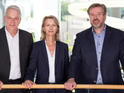 Der Vorstand der Ammerl&auml;nder Versicherung: Gerold Saathoff (von links), Christine L&uuml;hr-Boekhoff, Axel Eilers