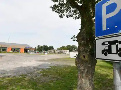 Der Festplatz an der Raiffeisenstra&szlig;e in Ganderkesee ist in die Jahre gekommen. Die 2009/10 hergerichtete Fl&auml;che soll saniert und sowohl f&uuml;r Veranstaltungen wie auch f&uuml;r Wohnmobilisten attraktiver werden.