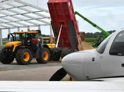 Der Flugplatz Ganderkesee wird gerade um mehrer Stellpl&auml;tze f&uuml;r Flugzeuge erweitert. Diese Hallen und weitere Pl&auml;ne der Betreiber sind es, die einen Leser sorgen.