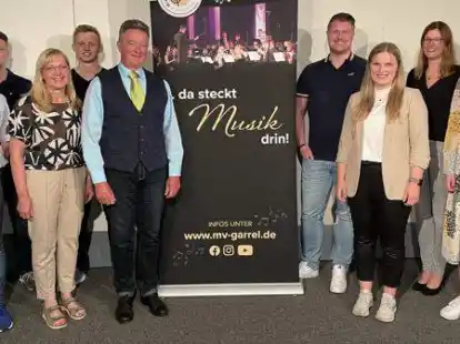 Der neue Vorstand (v.l.): Andreas Standt, Alexander Nording, Heta Marks, Christian Schulte, Helmut Sprenger, Pascal Brauner, Laura Lawicka, Verena Stolper, Judith Vosmann