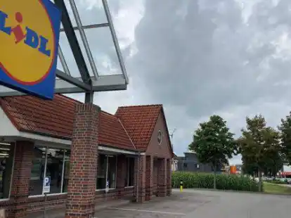 Der Lidl-Discounter will sich in einen Neubau auf dem Acker n&ouml;rdlich des bestehenden Geb&auml;udes erweitern.