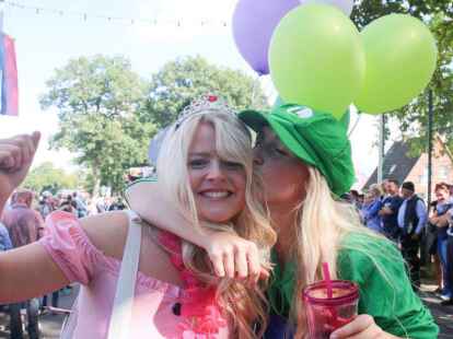 Festumzug zum 387. Ovelg&ouml;nner Pferdemarkt