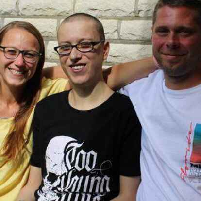 Steven Hornickel (Mitte) hat einen vierfachen Herzfehler und vermutlich nicht mehr lange zu Leben.