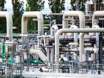 Rohrsysteme und Absperrvorrichtungen in der Gasempfangsstation der Ostseepipeline Nord Stream 1 und der &Uuml;bernahmestation der Ferngasleitung OPAL (Ostsee-Pipeline-Anbindungsleitung) in  Lubmin.