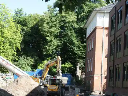Noch gibt es im und um den Neubau der Staatsanwaltschaft viel zu tun. Aber der Zeitplan konnte trotz der Corona-Pandemie eingehalten werden.