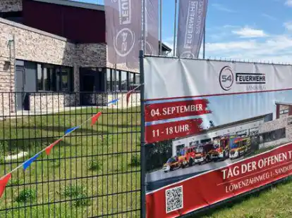 Die Freiwillige Feuerwehr Sandkrug veranstaltet einen Tag der offenen T&uuml;r am L&ouml;wenzahnweg. Daf&uuml;r wurde ein Programm vorbereitet.