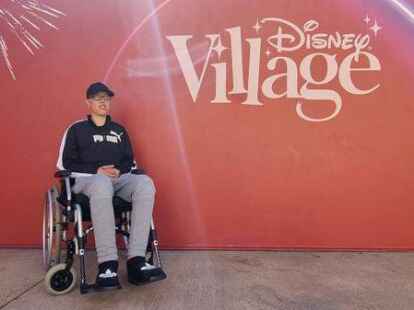 Noch nie war Steven (22) im Urlaub. Nun hat der schwerkranke Oldenburger ein Wochenende im Disneyland Paris verbracht.