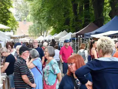 Kunsthandwerkermarkt in Hude.