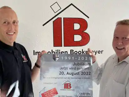 Christian Bookmeyer (links), Gesch&auml;ftsf&uuml;hrer der Firma Immobilien Bookmeyer, und Lars Padeken, Vorstandsmitglied der SG Schwei/Seefeld/R&ouml;nnelmoor freuen sich auf den Jubil&auml;umstag, an dem die Traditionsmannschaft von Werder Bremen zu Gast sein wird.