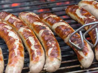 Nach der Mitgliederversammlung wird bei der Senioren-Union Wildeshausen der Grill angeheizt.